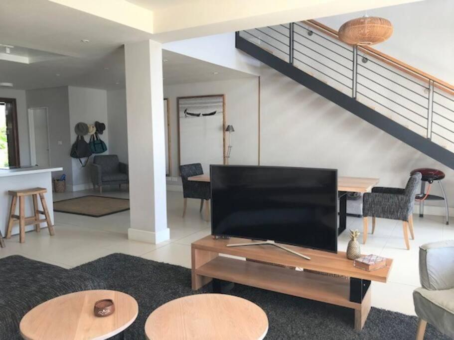 Wozamoya Apartment Rivière Noire Екстериор снимка